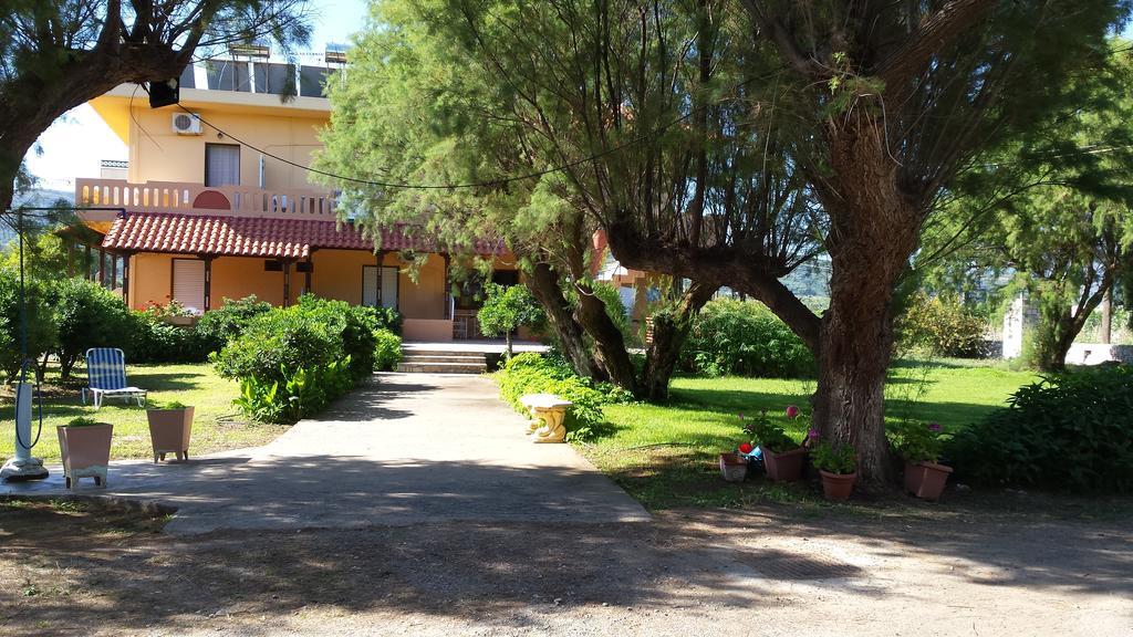 Rooms Leonidas Kissamos Exterior photo